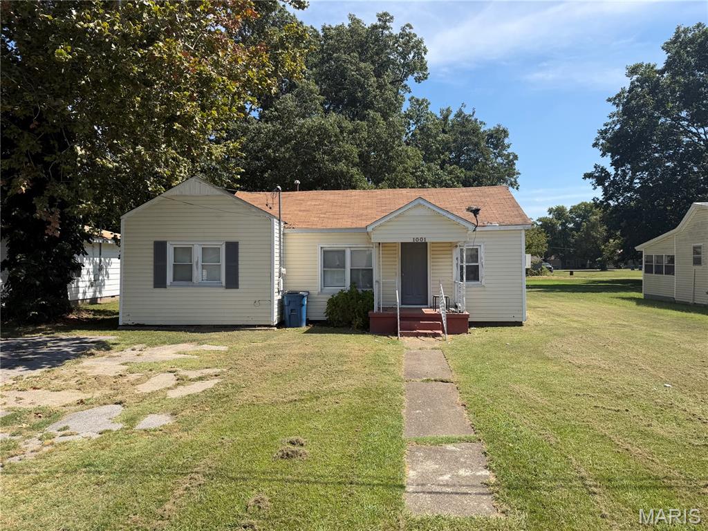 1001 N Huffman Avenue Property Photo 1