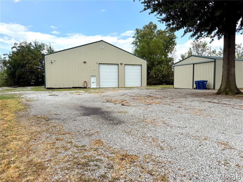 207 W Old Salem Road
