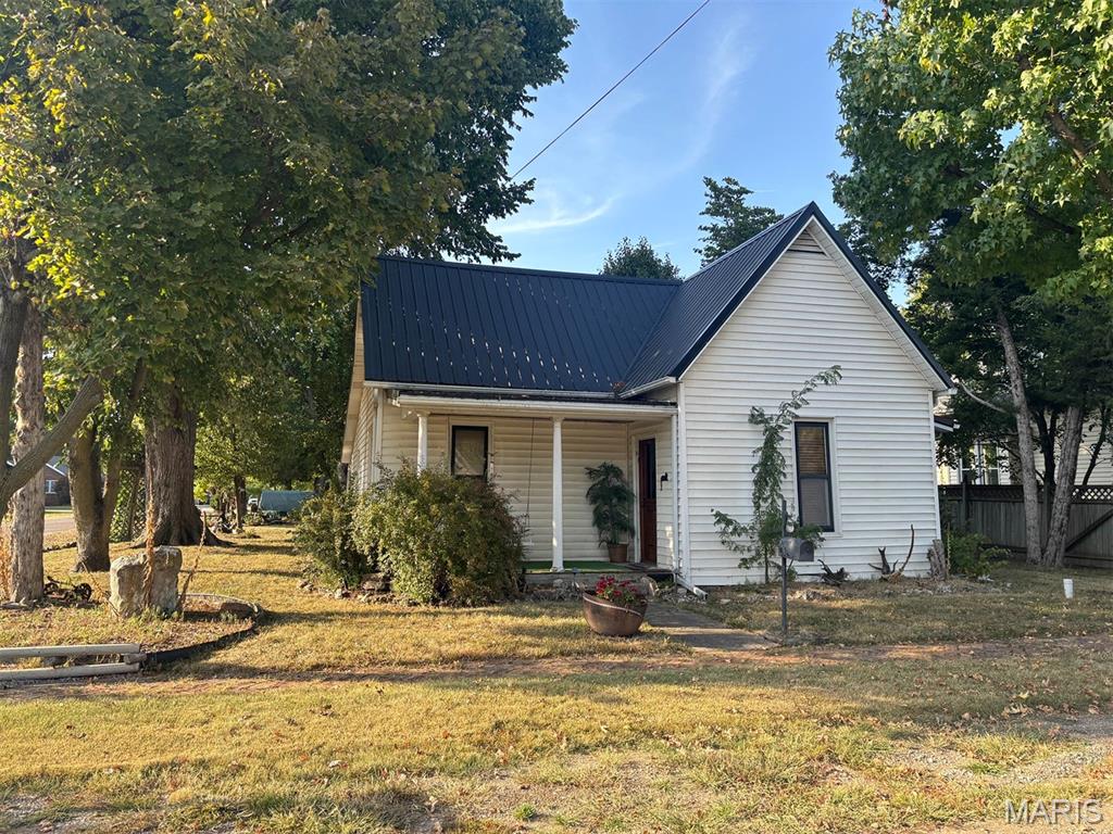 501 E Washington Street Property Photo 1