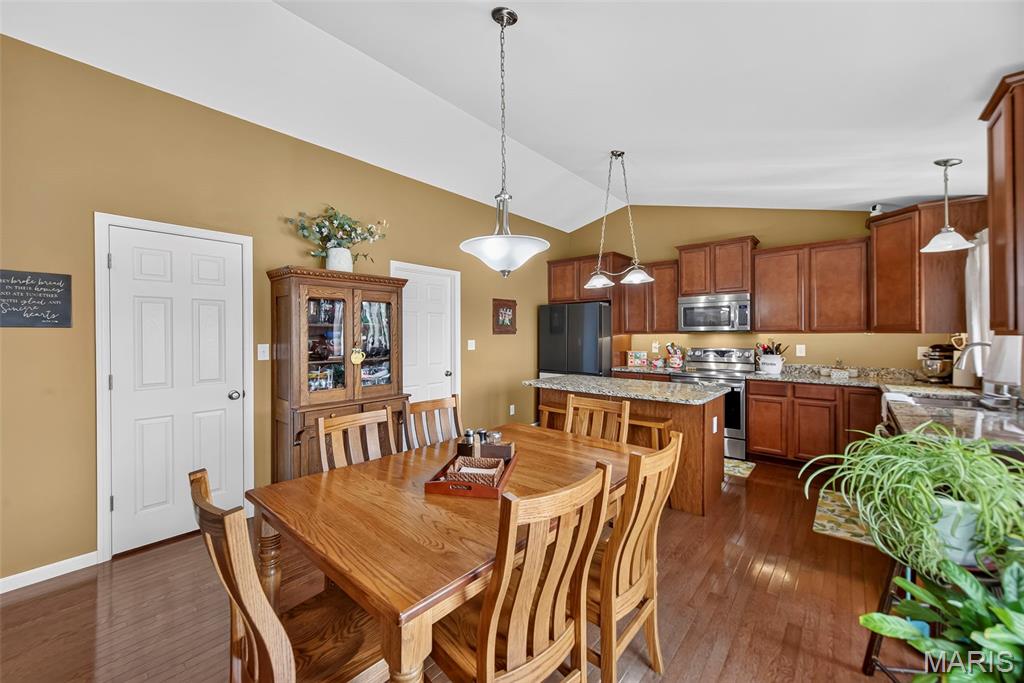 1516 Wainscott Drive Property Photo 11