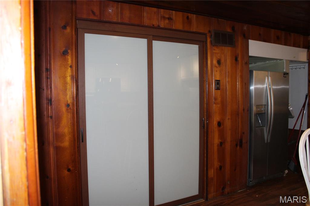 9428 Tennyson Avenue Property Photo 4