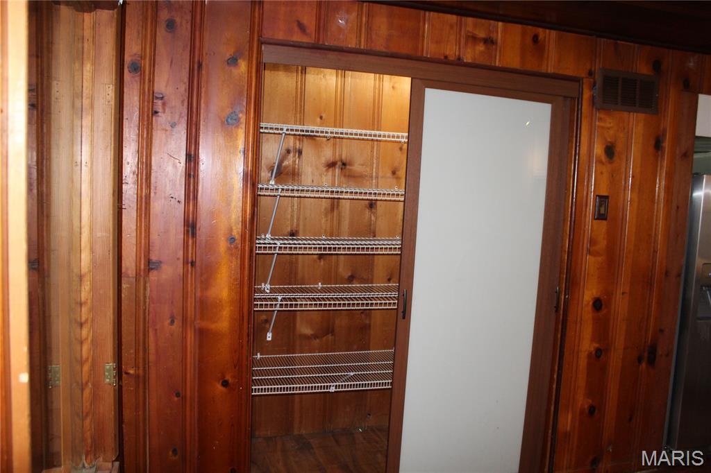 9428 Tennyson Avenue Property Photo 5