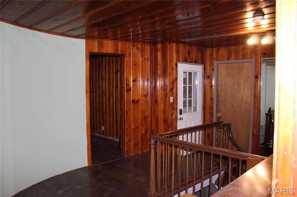 9428 Tennyson Avenue Property Photo 8