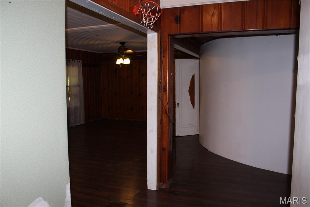 9428 Tennyson Avenue Property Photo 12