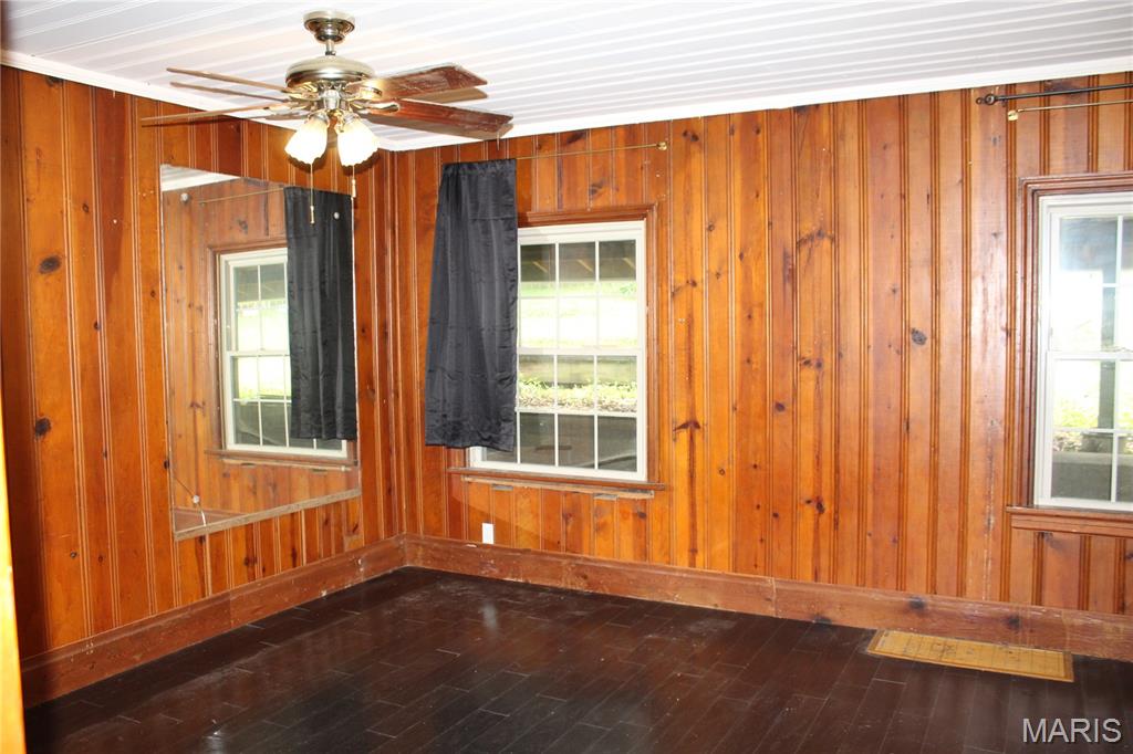 9428 Tennyson Avenue Property Photo 13