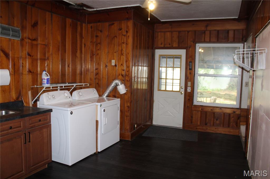 9428 Tennyson Avenue Property Photo 15