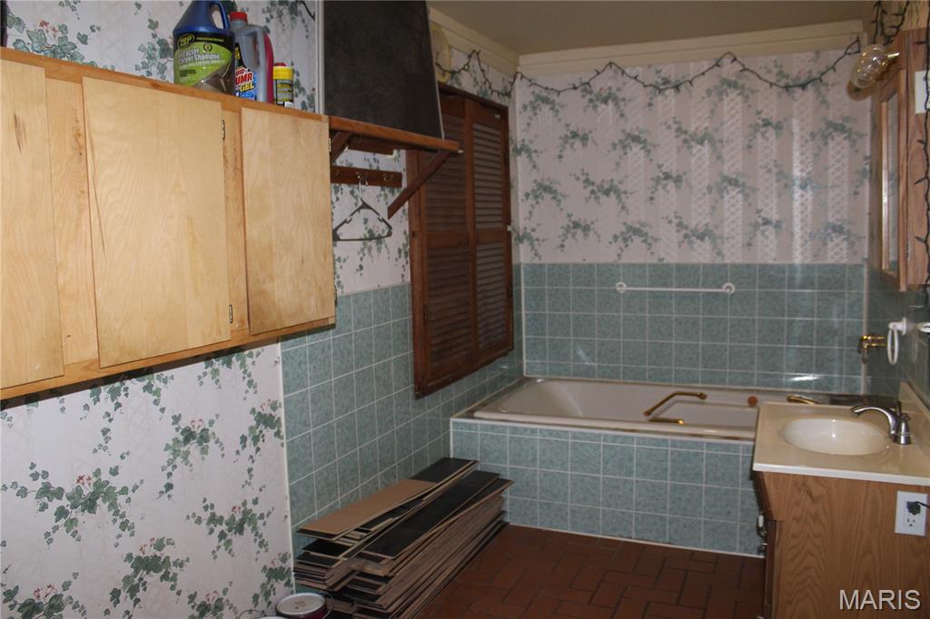 9428 Tennyson Avenue Property Photo 17
