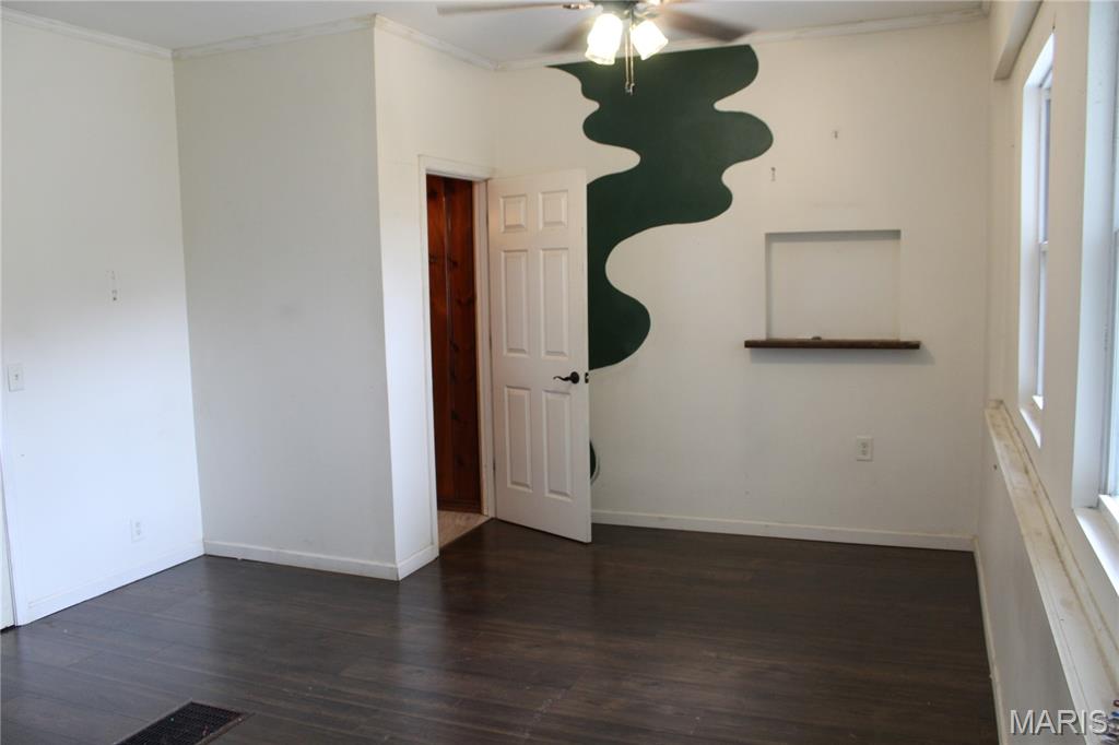 9428 Tennyson Avenue Property Photo 24