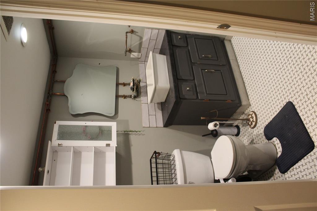 9428 Tennyson Avenue Property Photo 36