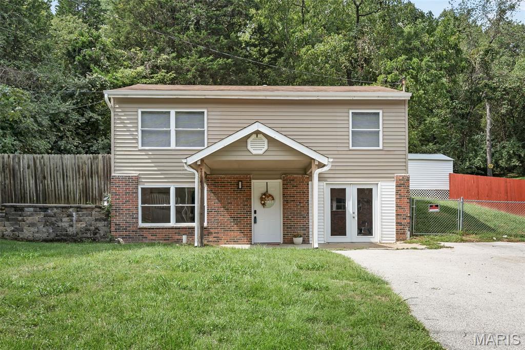 2119 Linnus Drive Property Photo 1