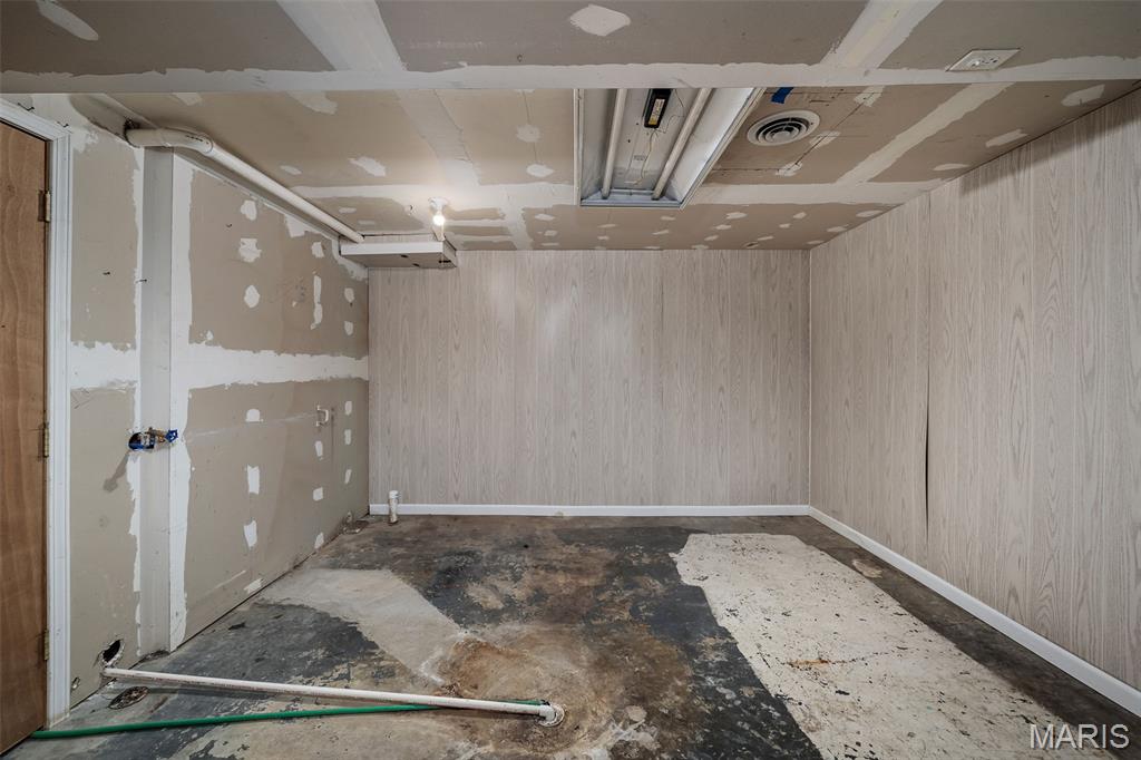 2119 Linnus Drive Property Photo 25