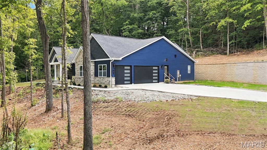 3406 Bluffs Drive Property Photo 4