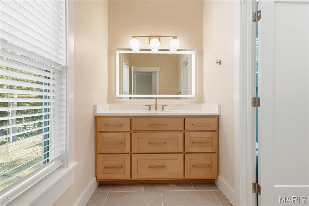 3406 Bluffs Drive Property Photo 28