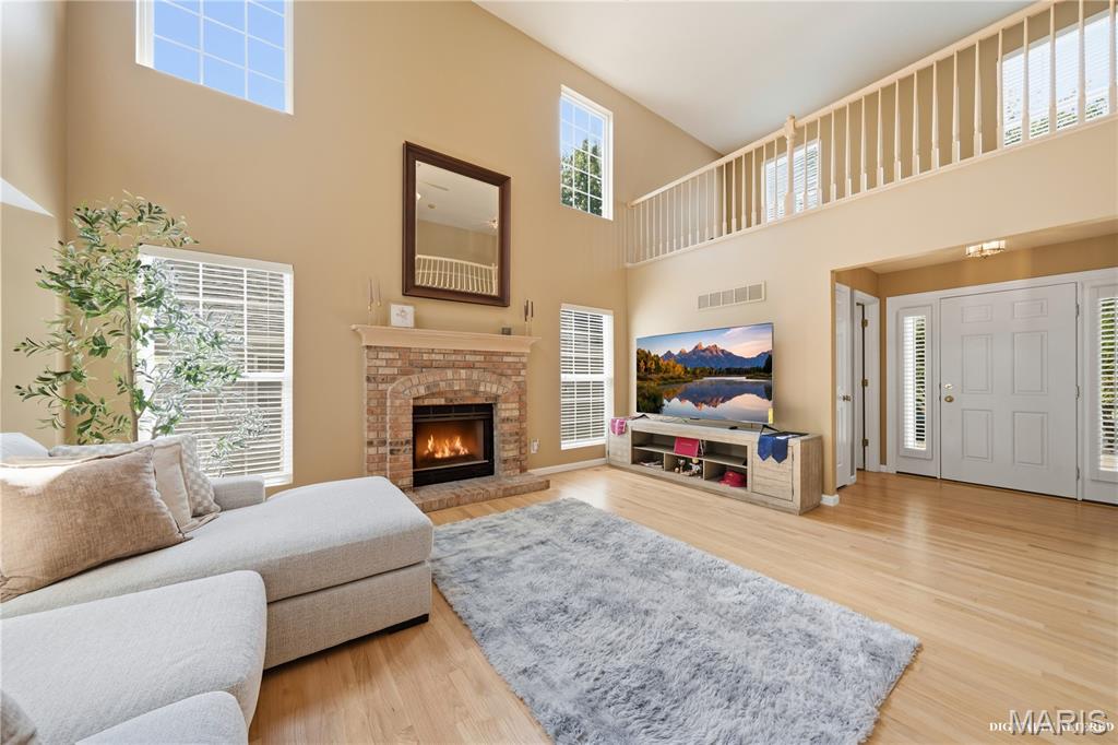 630 Cascade Lake Drive Property Photo 3