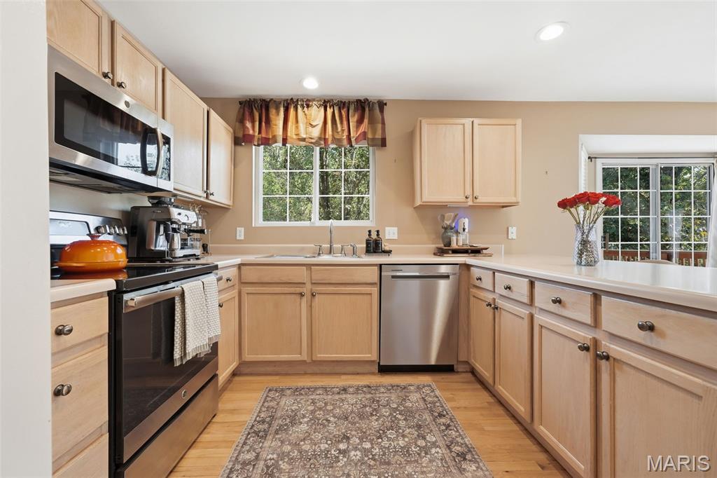 630 Cascade Lake Drive Property Photo 7