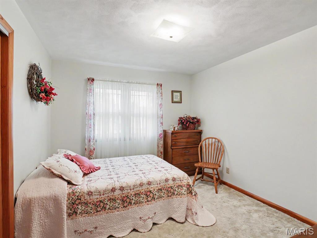 1015 Easy Street Property Photo 6