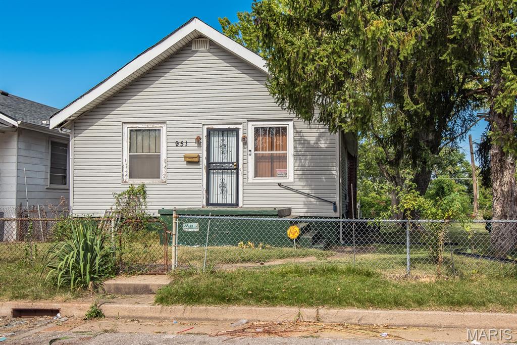 951 Switzer Avenue Property Photo 1