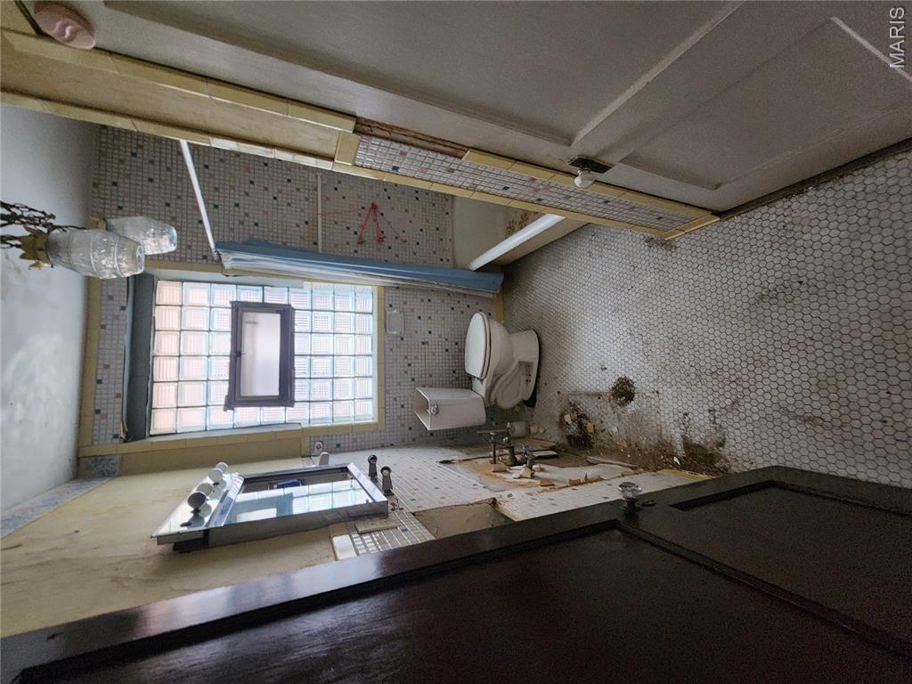 4048 Shreve Avenue Property Photo 4