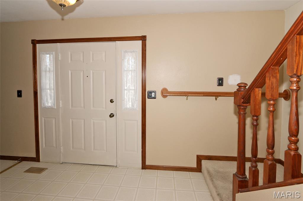 1908 Saint Johns Crossing Property Photo 2