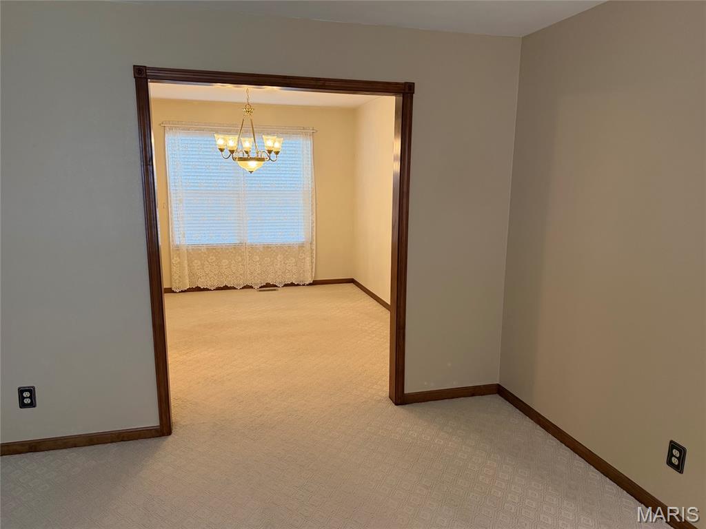 1908 Saint Johns Crossing Property Photo 6