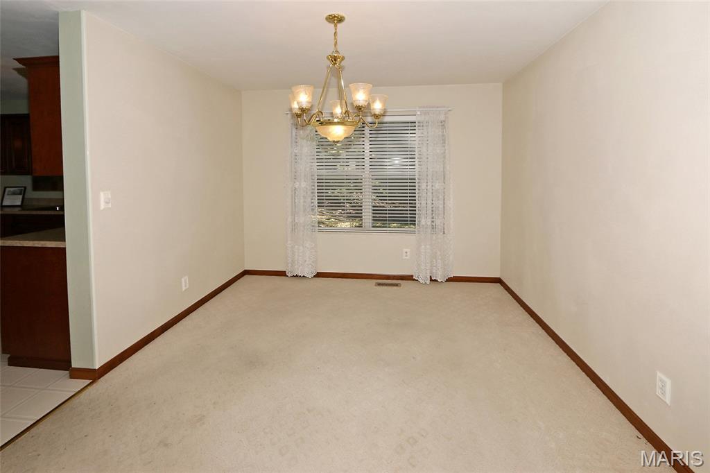 1908 Saint Johns Crossing Property Photo 8