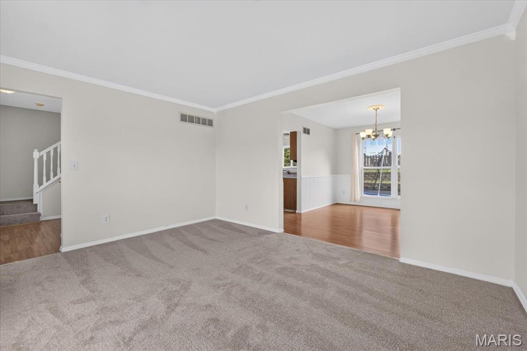 151 Royallsprings Parkway Property Photo 8