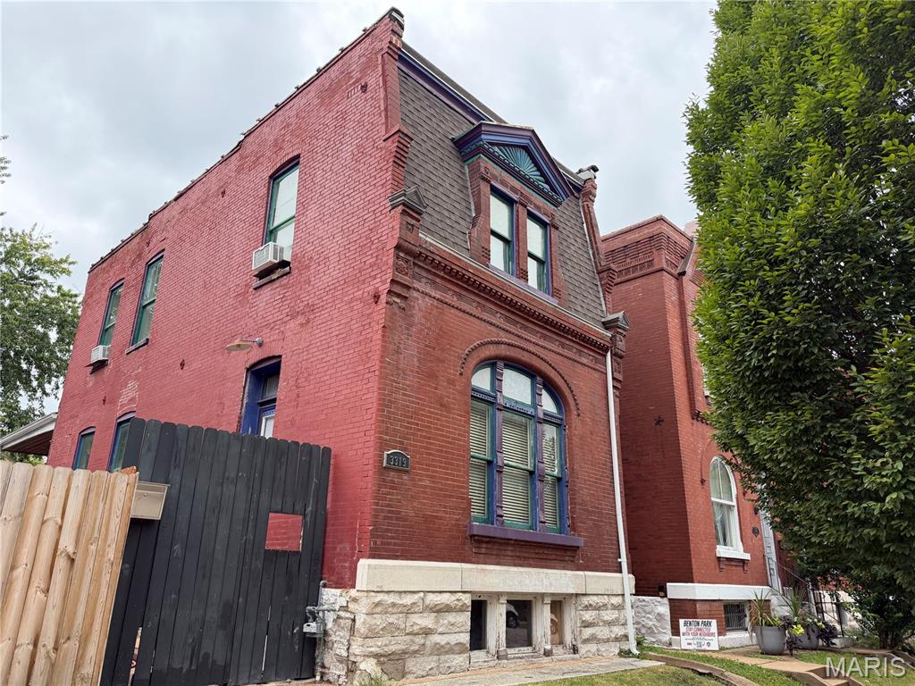 3319 Wisconsin Avenue Property Photo 1