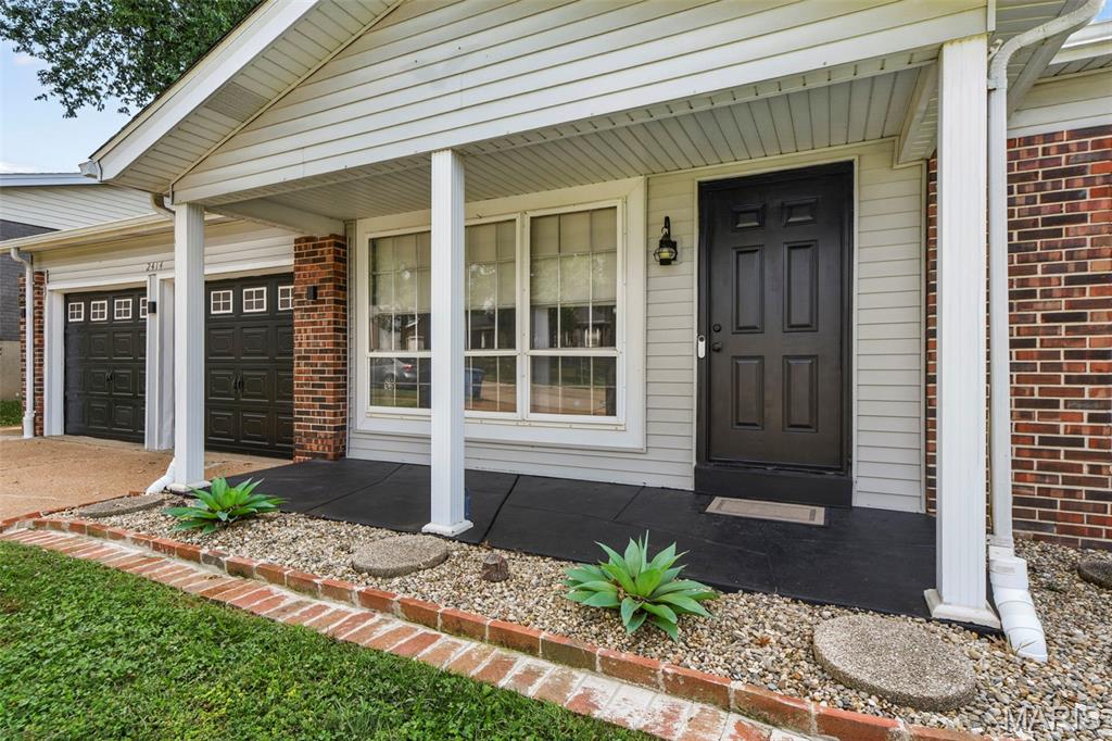2414 Crestline Drive Property Photo 4