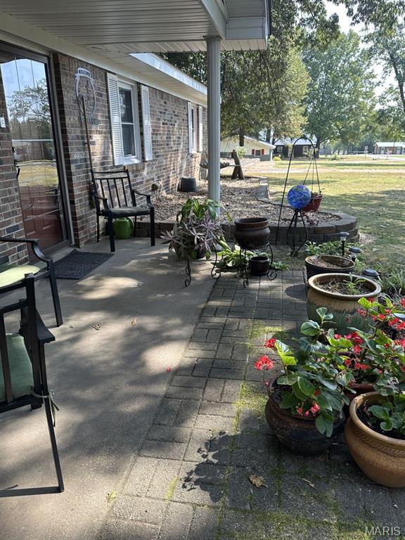 17237 Sam Drive Property Photo 3