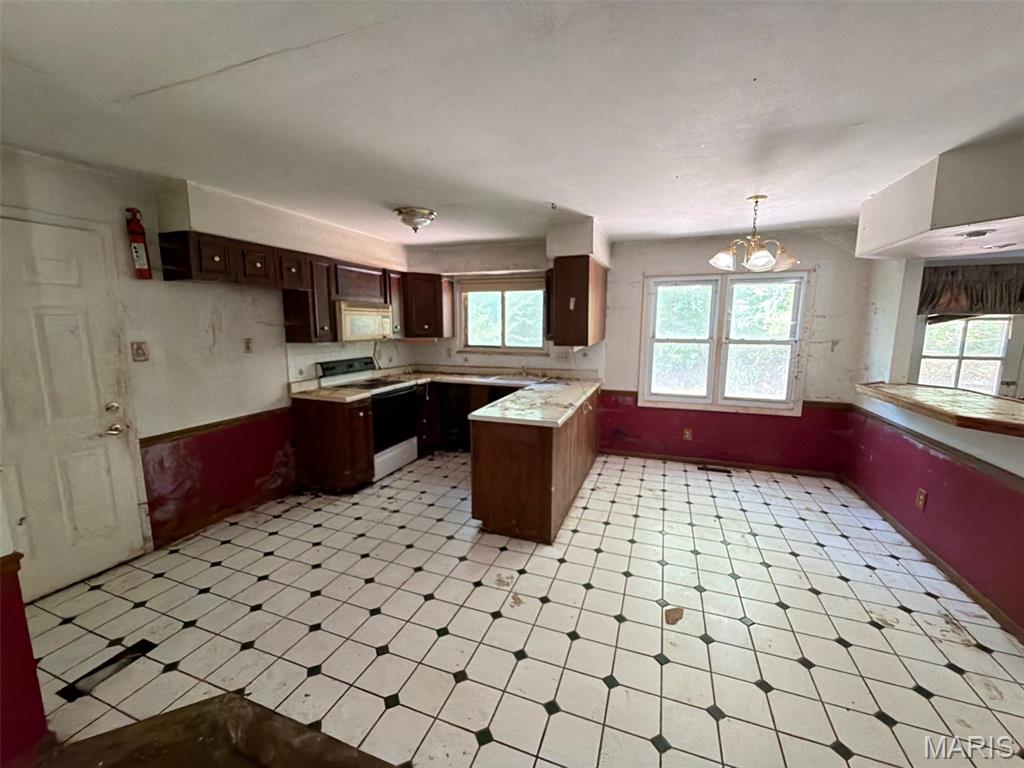 1525 Moonlight Drive Property Photo 4