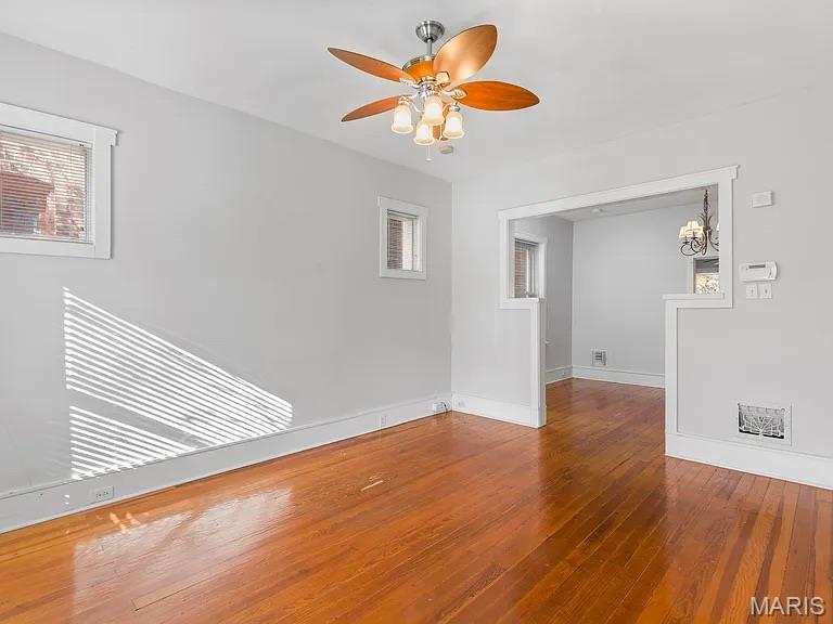 2901 Sidney Street Property Photo 4