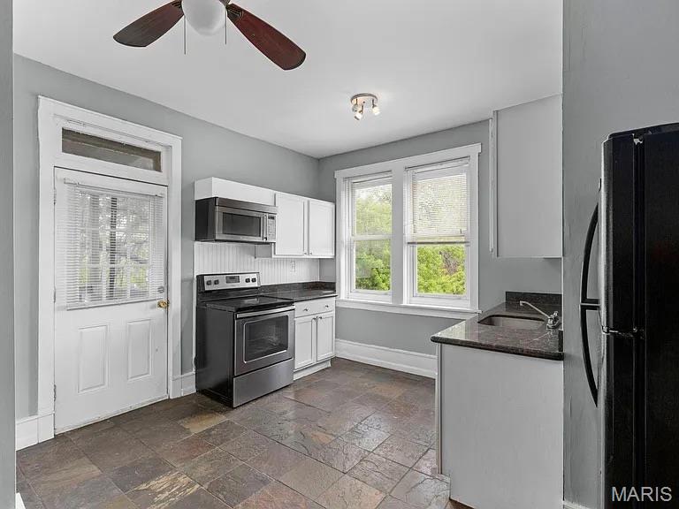 2901 Sidney Street Property Photo 23