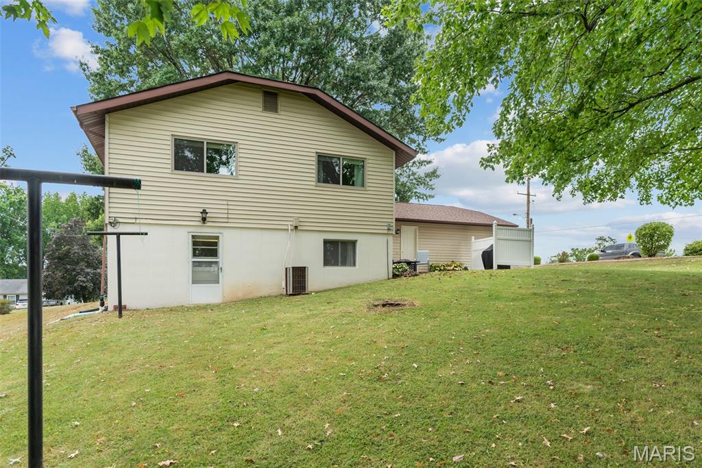 1 Buckingham Drive Property Photo 2