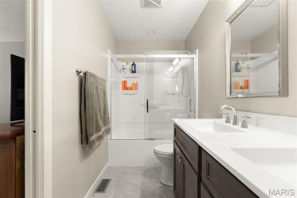 1 Buckingham Drive Property Photo 19