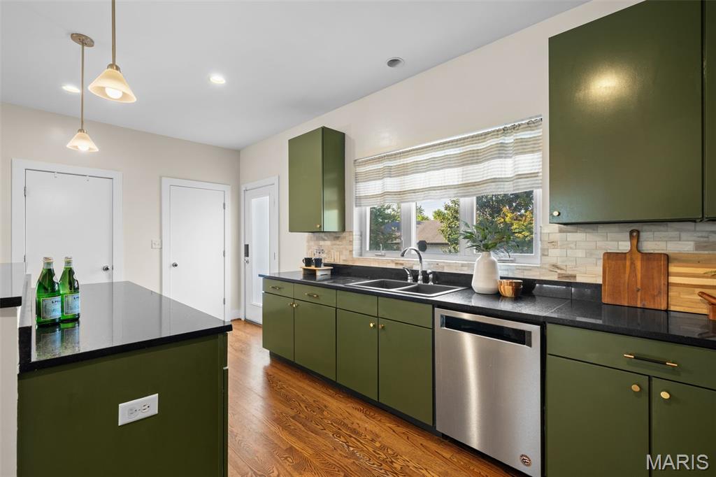 4246 Olive Street Property Photo 10