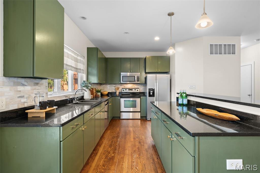 4246 Olive Street Property Photo 12