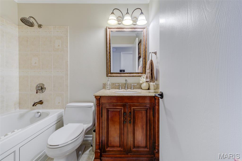 307 Twistedoak Court Property Photo 16