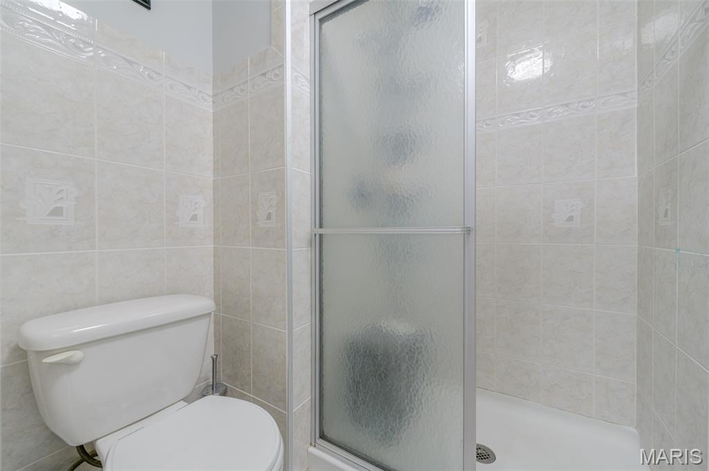 307 Twistedoak Court Property Photo 23