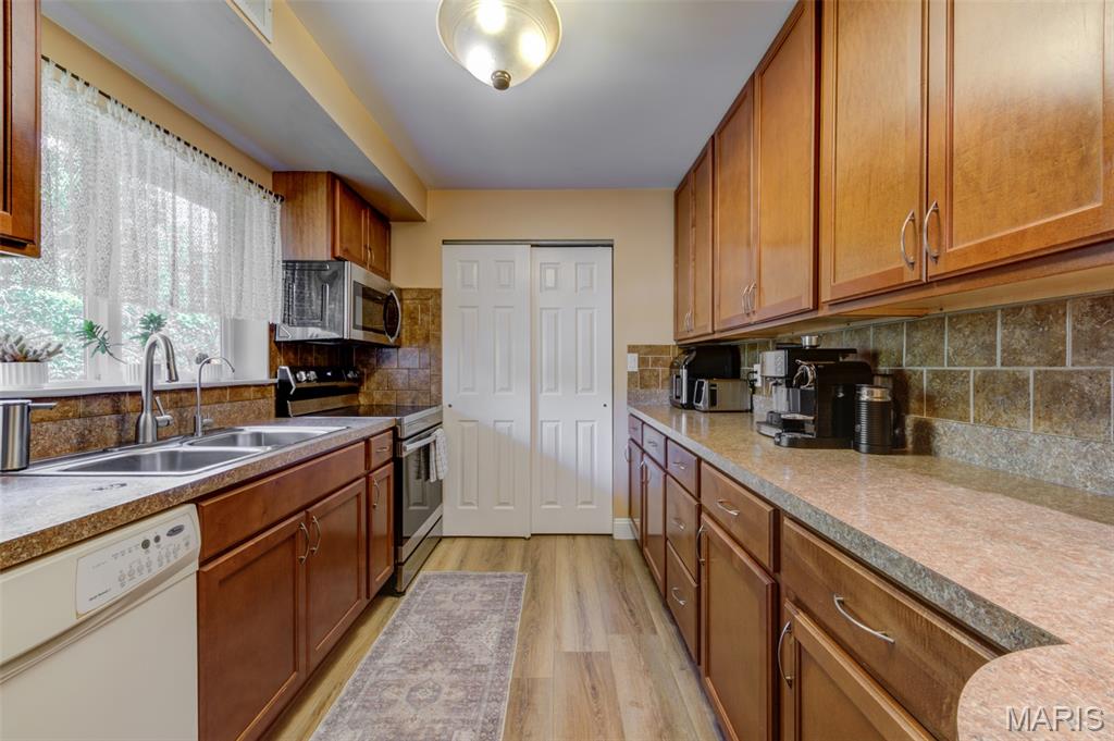 307 Twistedoak Court Property Photo 40