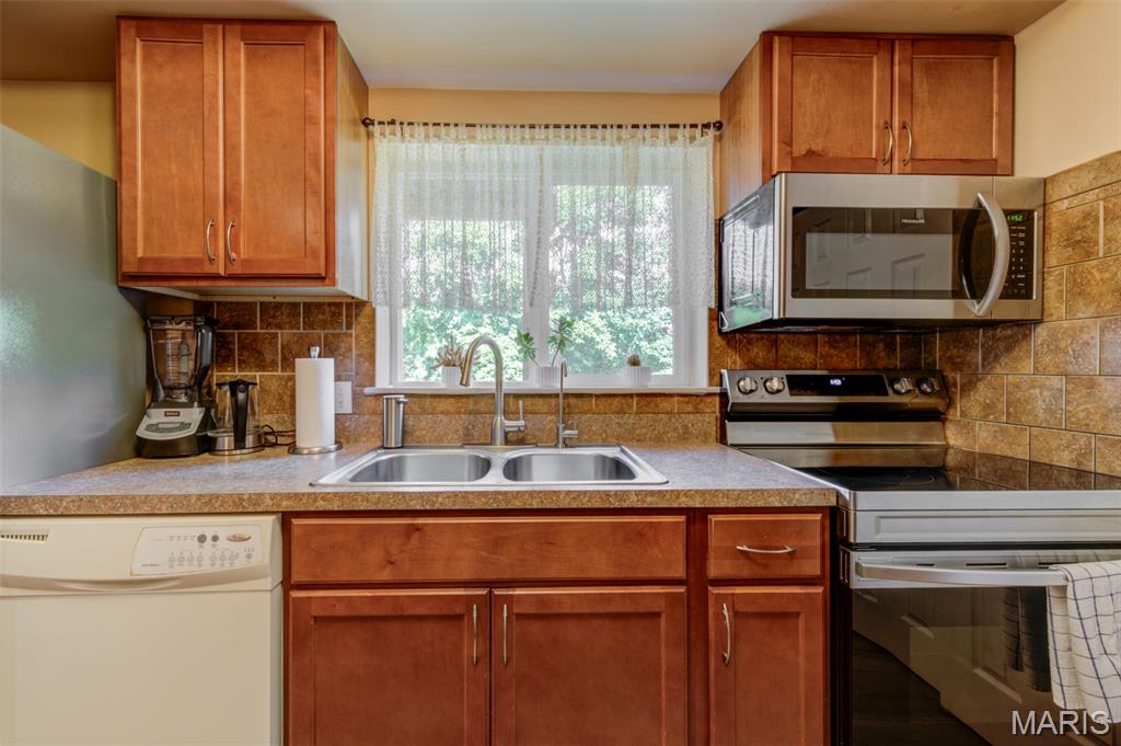 307 Twistedoak Court Property Photo 41
