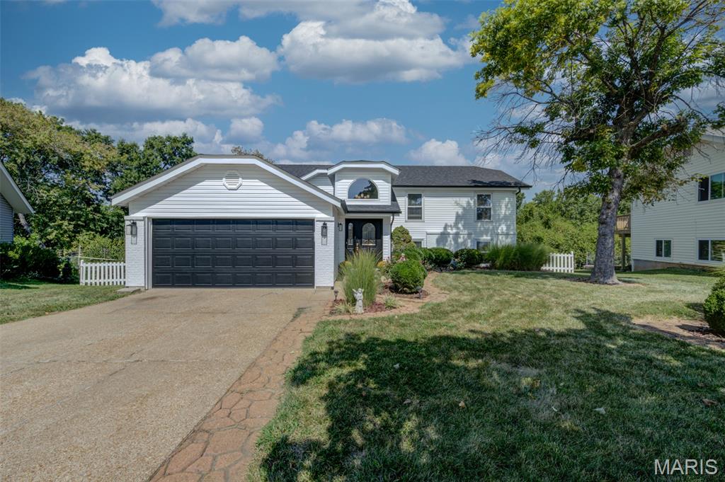 307 Twistedoak Court Property Photo 55