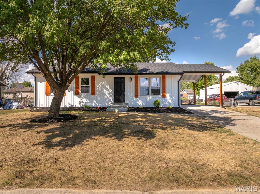 319 Richmond Drive Property Photo 1