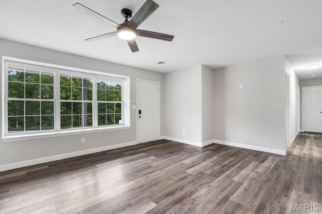 19034 Royal Drive Property Photo 6