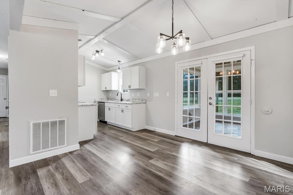 19034 Royal Drive Property Photo 9