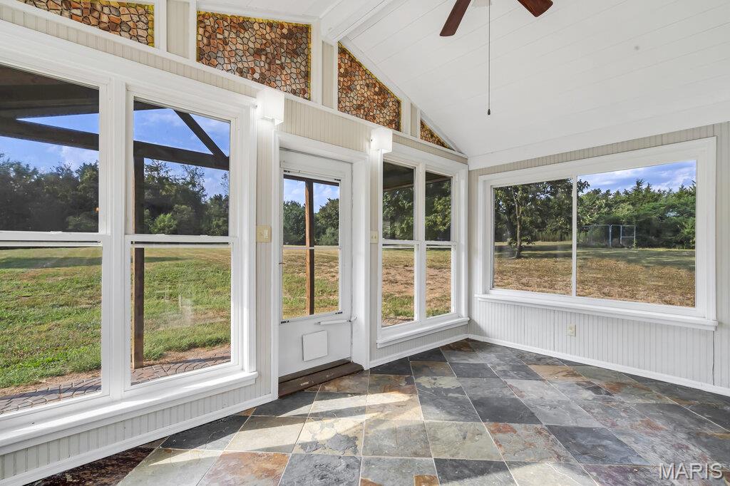 19034 Royal Drive Property Photo 15