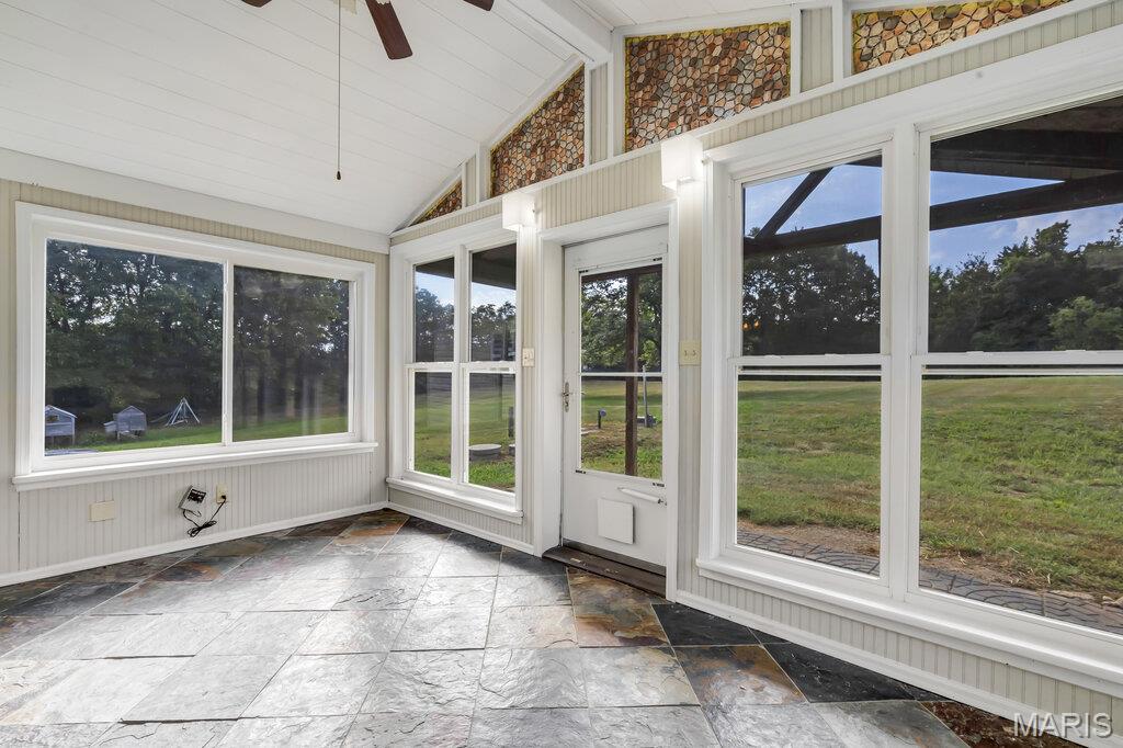 19034 Royal Drive Property Photo 16