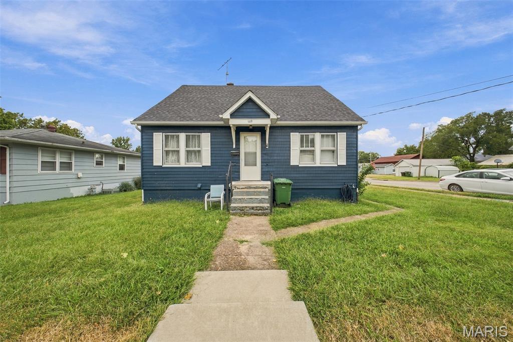 109 N Oak Street Property Photo 1