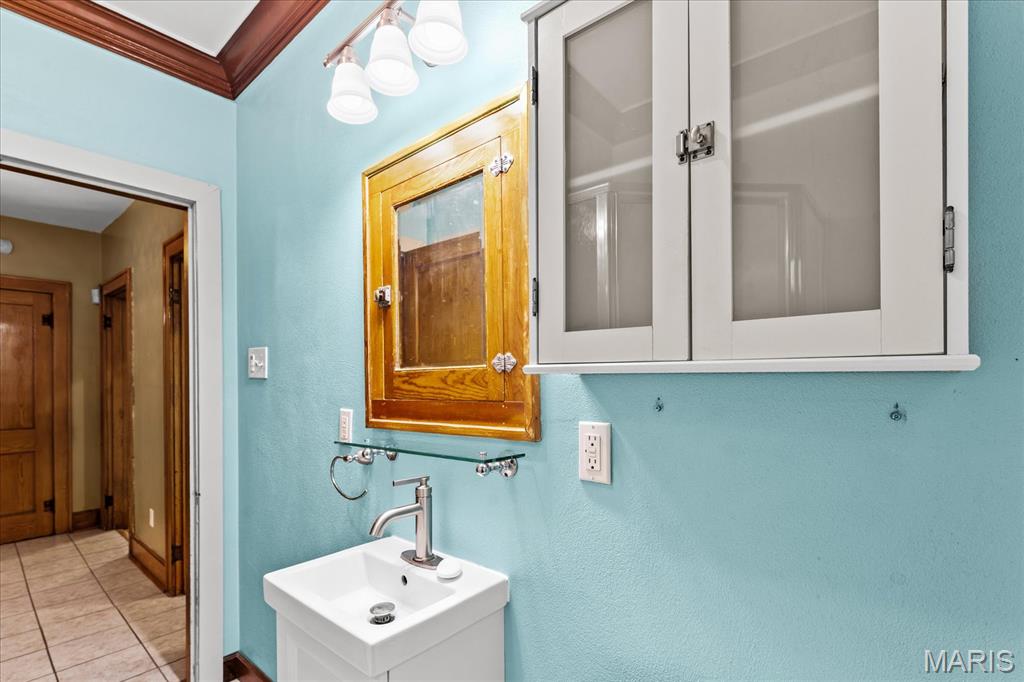 305 W White Street Property Photo 12