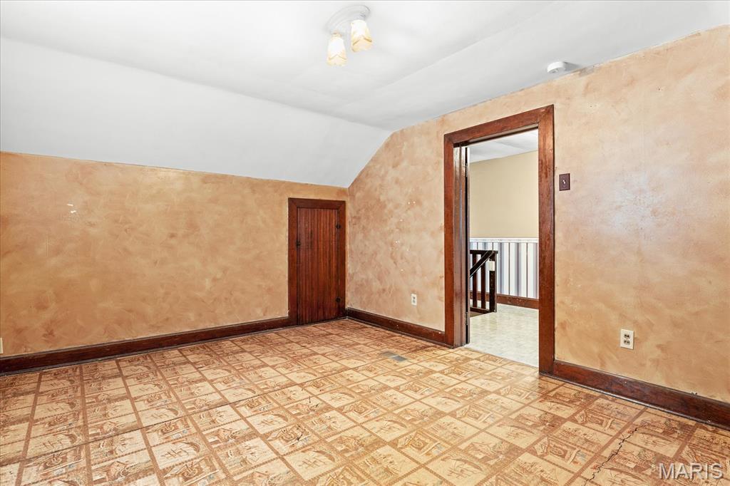 305 W White Street Property Photo 21