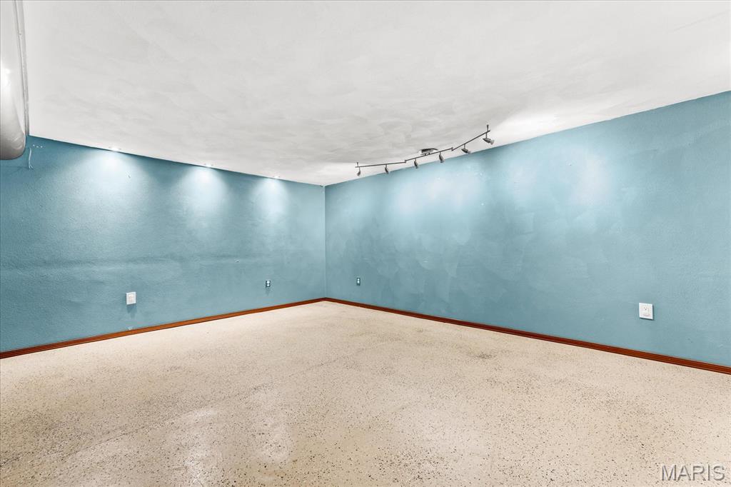305 W White Street Property Photo 29